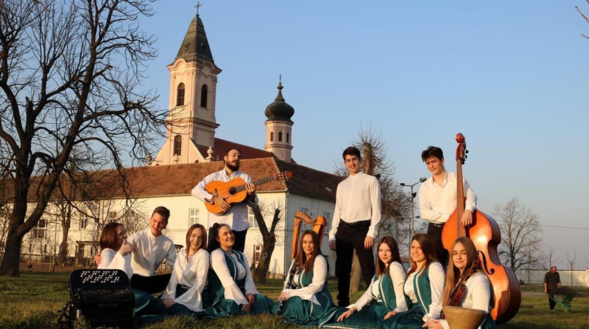 VELIKI KONCERT „FENEČKI BISERI“ I KUD „DUŠAN STANKOVIĆ“ U TESLIĆU